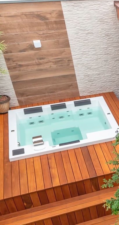 Concrete pool structural reinforcement